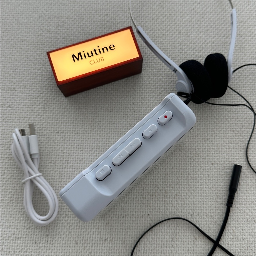 Miu Miu cassette player set - Picture 3 of 10